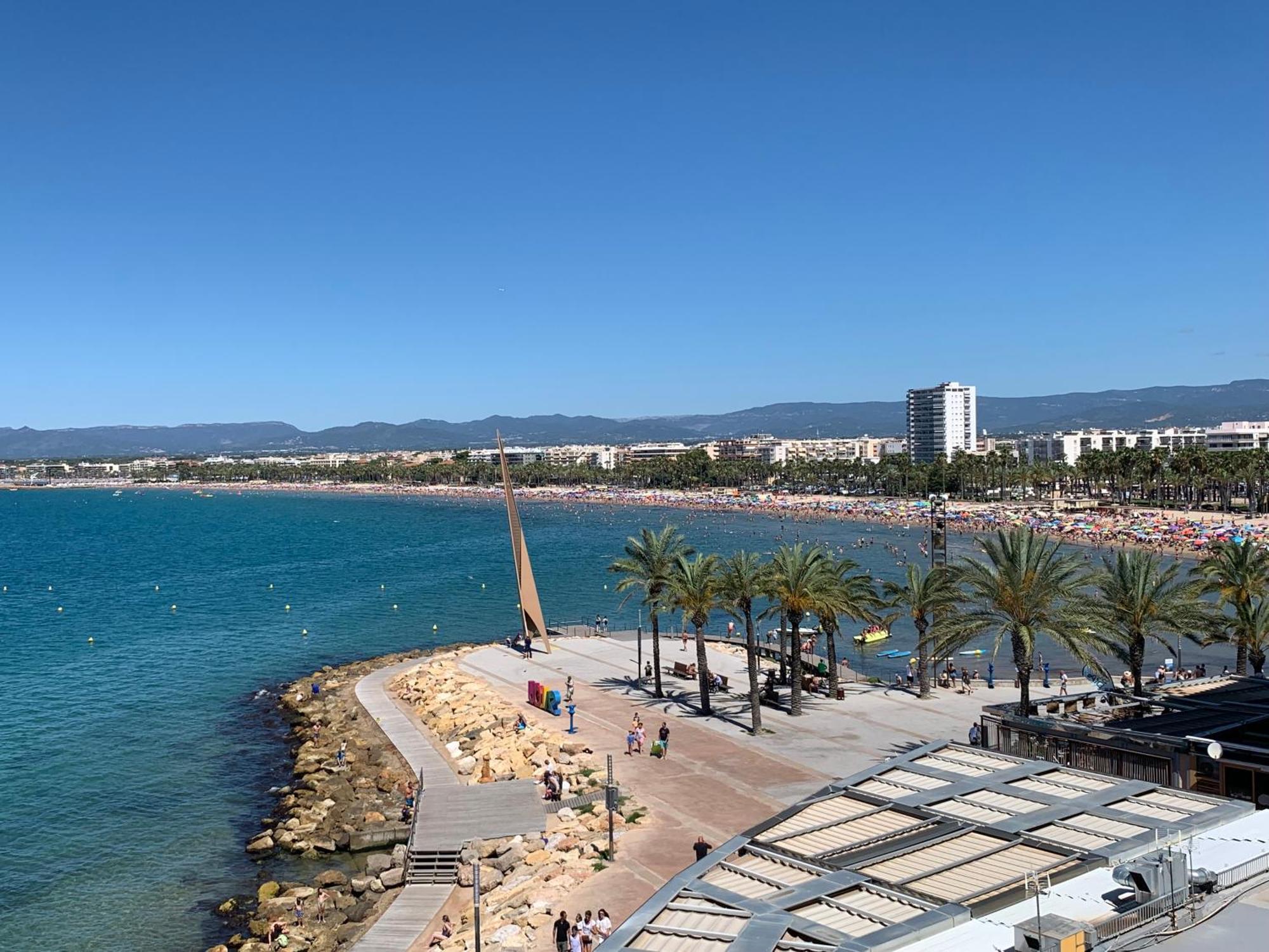 Completo Junto A La Playa Apartment